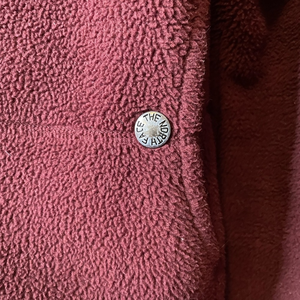 Red/ Burgundy The North Face Snap Fleece Women Size Small - Picture 8 of 8